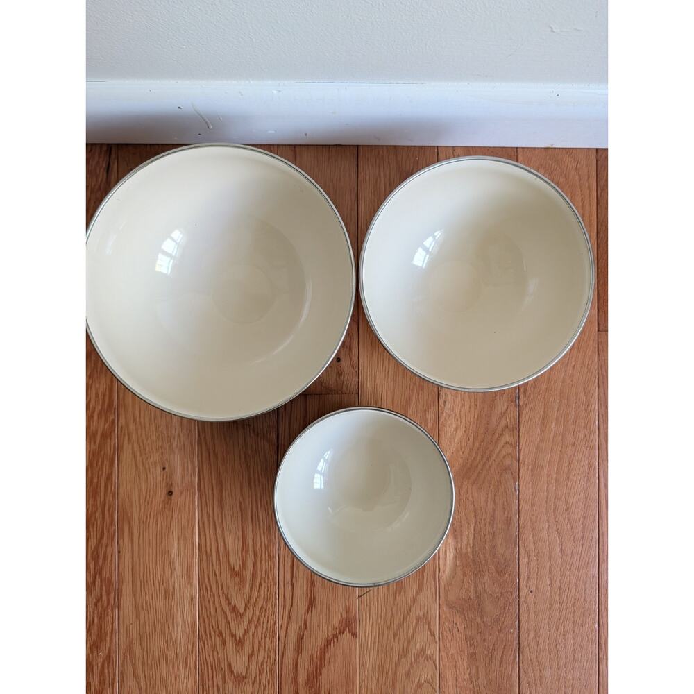 International Heartland Enamel Nesting Bowls 3 Set Farmhouse Cottage Excellent - Picture 3 of 10